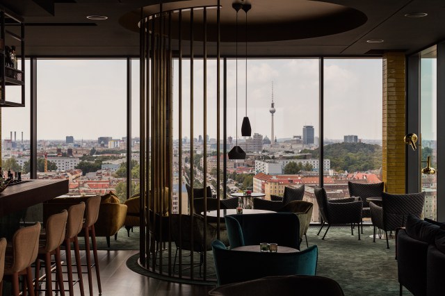 skybar-berlin-interior-view-1-high